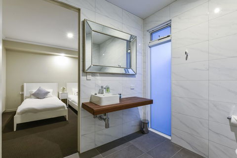 Aloha Central Luxury Apartments - Tourism Hervey Bay 26