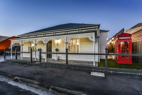 Aloha Central Luxury Apartments - Tourism Hervey Bay 19
