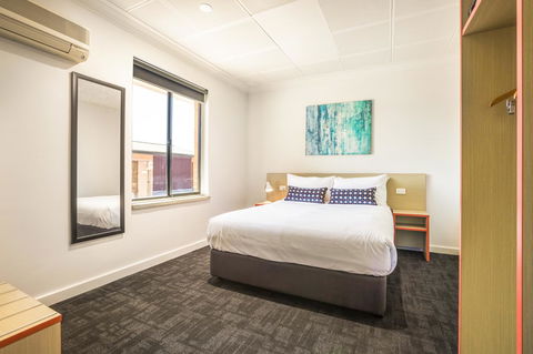 Nightcap At Rose & Crown Hotel - Hervey Bay Accommodation 1