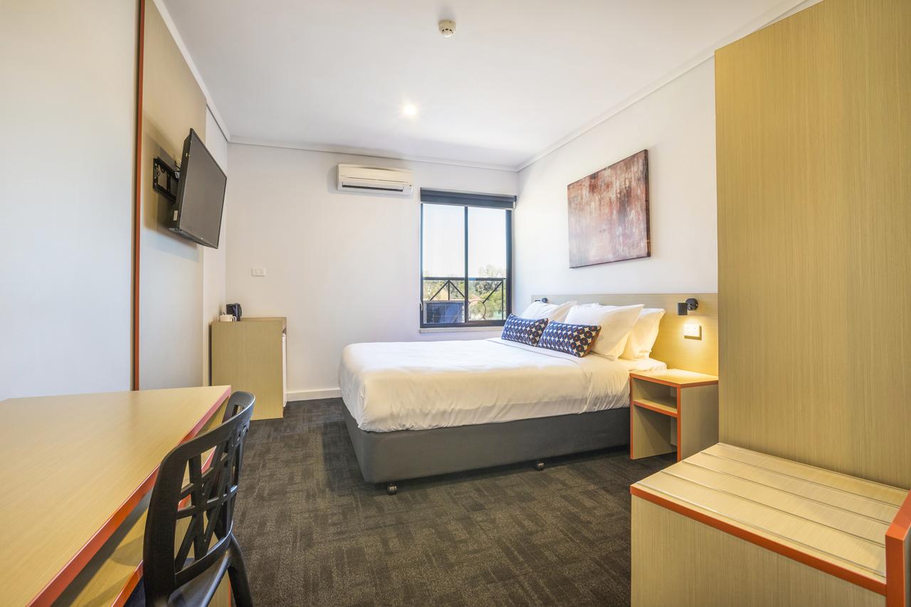 Elizabeth Grove SA Hervey Bay Accommodation