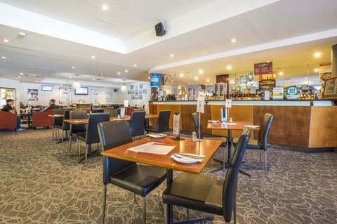 Nightcap At Rose & Crown Hotel - Hervey Bay Accommodation 9