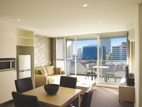 IStay Precinct Adelaide - Hervey Bay Accommodation 23