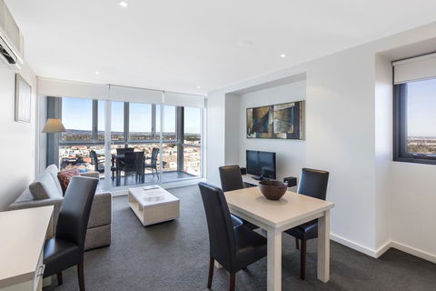 IStay Precinct Adelaide - Hervey Bay Accommodation 11