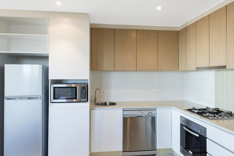 IStay Precinct Adelaide - Hervey Bay Accommodation 18