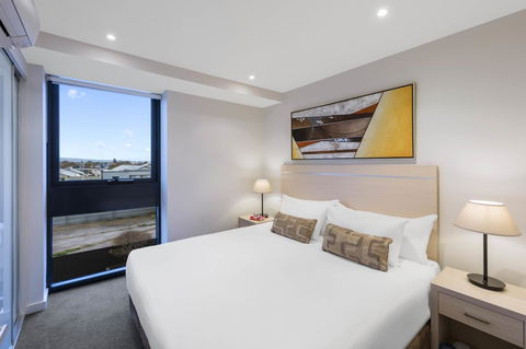 IStay Precinct Adelaide - Hervey Bay Accommodation 1