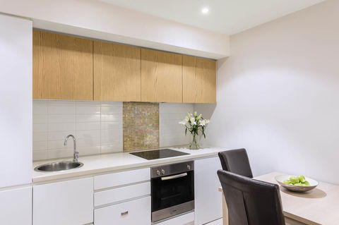 IStay Precinct Adelaide - Hervey Bay Accommodation 8