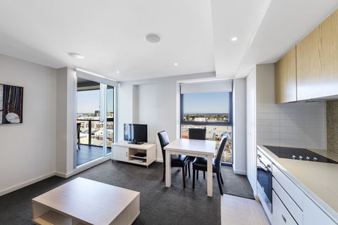 IStay Precinct Adelaide - Hervey Bay Accommodation 5