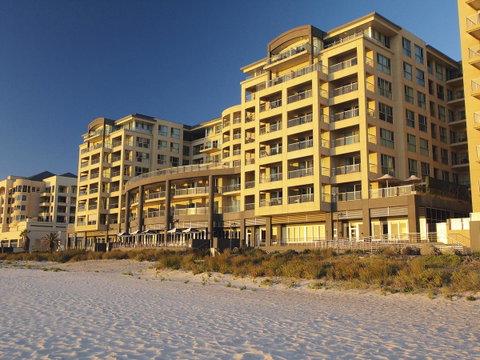 Oaks Glenelg Plaza Pier Suites - Hervey Bay Accommodation 1