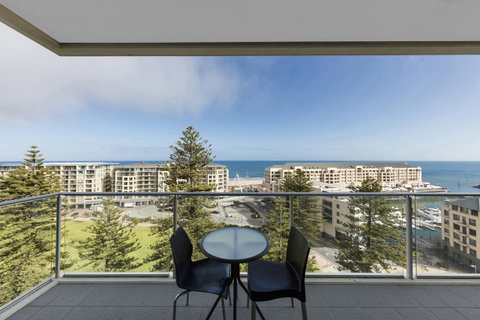 Oaks Glenelg Liberty Suites - Hervey Bay Accommodation 11