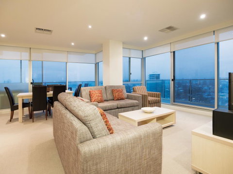 Oaks Glenelg Liberty Suites - Hervey Bay Accommodation 18