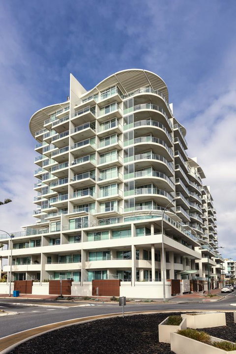 Oaks Glenelg Liberty Suites - Hervey Bay Accommodation 1