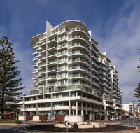 Oaks Liberty Towers - Tourism Hervey Bay