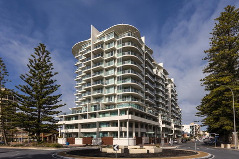 Oaks Glenelg Liberty Suites - Hervey Bay Accommodation 0