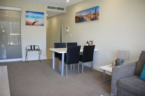 Beachside Luxury Getaway In Glenelg - Hervey Bay Accommodation 5