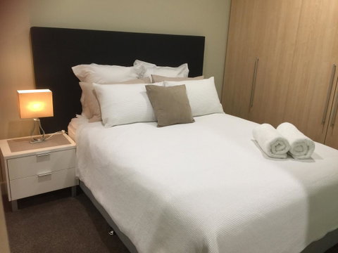 Beachside Luxury Getaway In Glenelg - Hervey Bay Accommodation 9