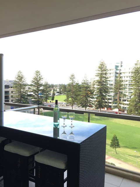 Beachside Luxury Getaway In Glenelg - Hervey Bay Accommodation 0