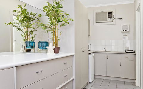 Glenelg Oasis Studios - Tourism Hervey Bay 7