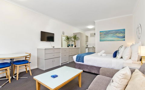 Glenelg Oasis Studios - Tourism Hervey Bay 1
