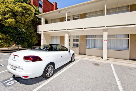 Glenelg Oasis Studios - Tourism Hervey Bay 17