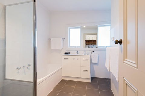 The Other House - Tourism Hervey Bay 19