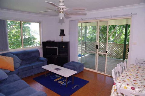 Bellhaven 1, 17 Willow Street - Hervey Bay Accommodation 1