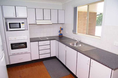 Bellhaven 1, 17 Willow Street - Hervey Bay Accommodation 0