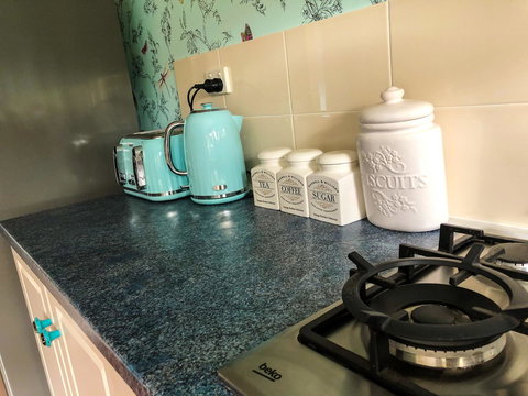 Inglenook Cottage - Hervey Bay Accommodation 21