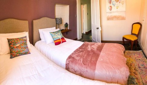 Inglenook Cottage - Hervey Bay Accommodation 26