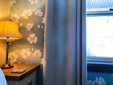 Inglenook Cottage - Hervey Bay Accommodation 14