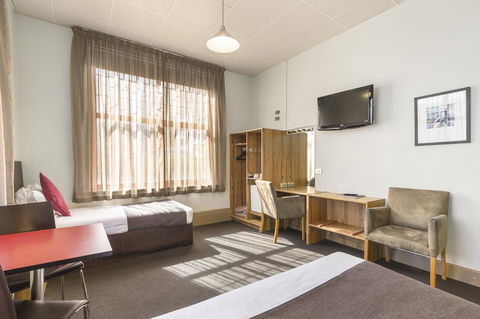 Adelaide Paringa - Hervey Bay Accommodation 8