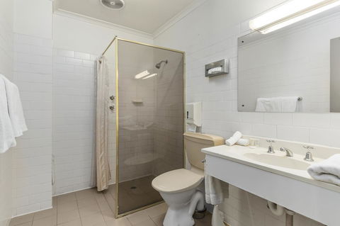 Adelaide Paringa - Hervey Bay Accommodation 16