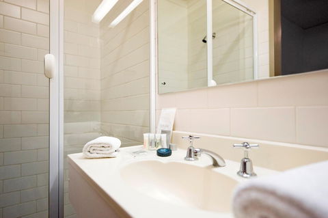 Adelaide Paringa - Hervey Bay Accommodation 14