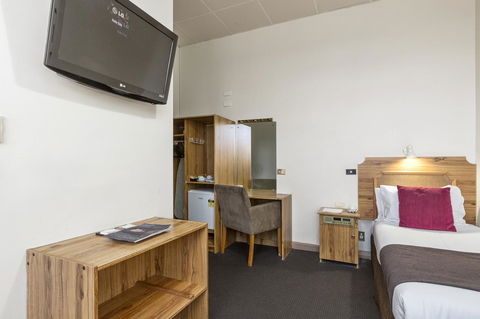 Adelaide Paringa - Hervey Bay Accommodation 7