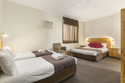 Adelaide Paringa - Hervey Bay Accommodation 6