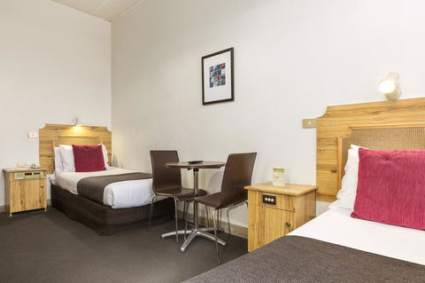 Adelaide Paringa - Hervey Bay Accommodation 11