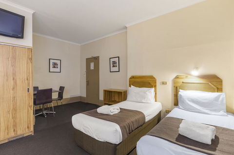 Adelaide Paringa - Hervey Bay Accommodation 10