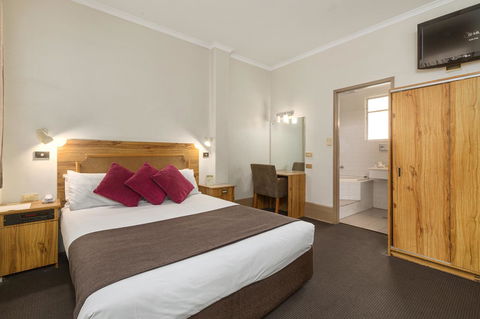 Adelaide Paringa - Hervey Bay Accommodation 9