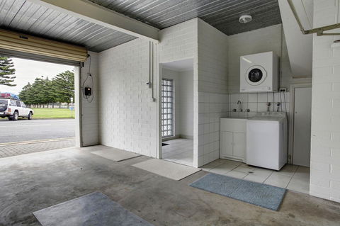 Tasman Beachside Apartment - Hervey Bay Accommodation 11