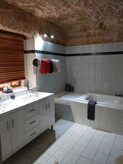 Zen Underground B&B - Hervey Bay Accommodation 3
