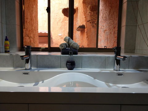 Zen Underground B&B - Hervey Bay Accommodation 6