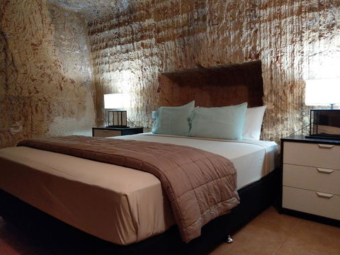 Zen Underground B&B - Hervey Bay Accommodation 2