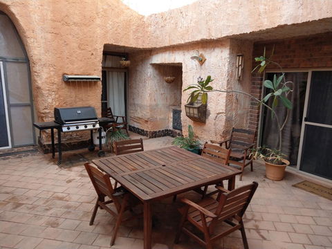 Zen Underground B&B - Hervey Bay Accommodation 7