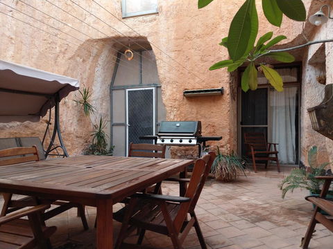 Zen Underground B&B - Hervey Bay Accommodation 5