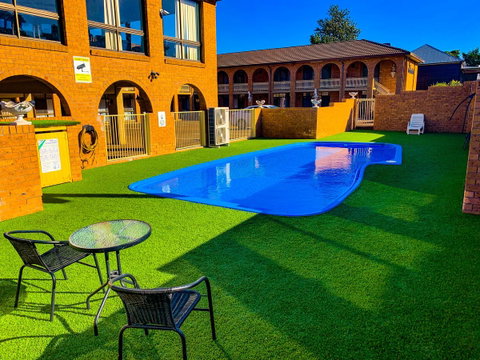 Cumberland Motor Inn - Hervey Bay Accommodation 2