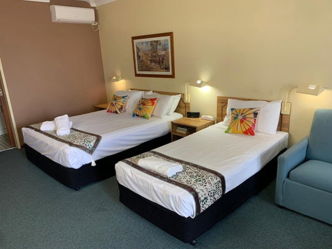 Cumberland Motor Inn - Hervey Bay Accommodation 1