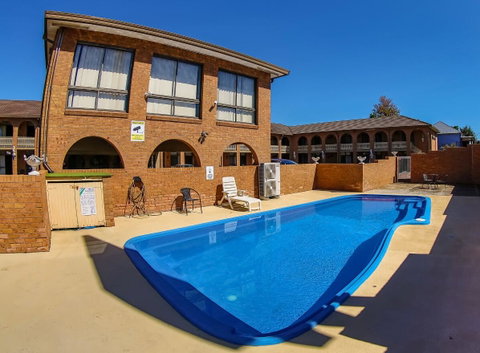 Cumberland Motor Inn - Hervey Bay Accommodation 0