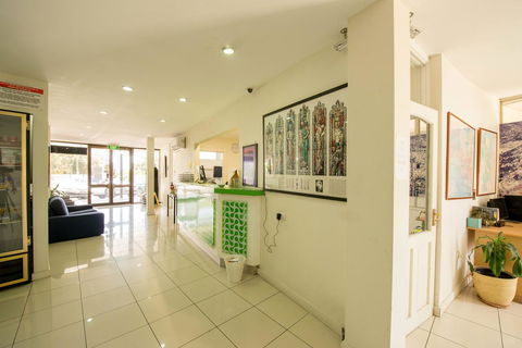 Jacksons Motor Inn - Tourism Hervey Bay 1