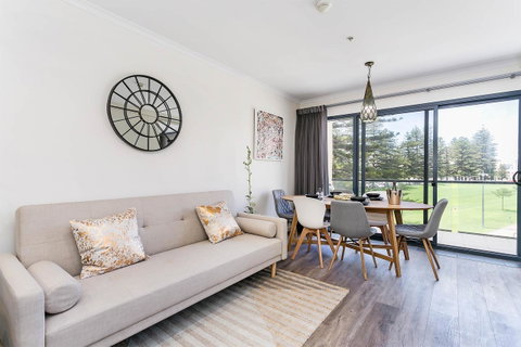 Heart Of Glenelg BnB - Hervey Bay Accommodation 10