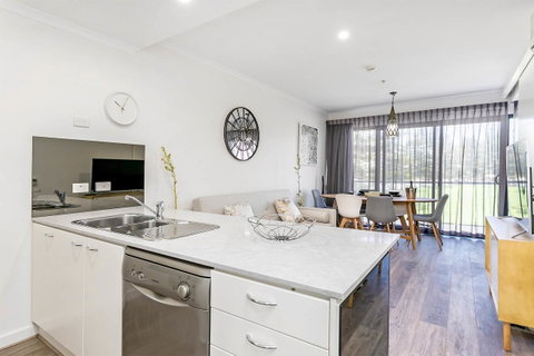 Heart Of Glenelg BnB - Hervey Bay Accommodation 5