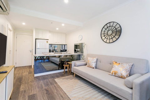 Heart Of Glenelg BnB - Hervey Bay Accommodation 7